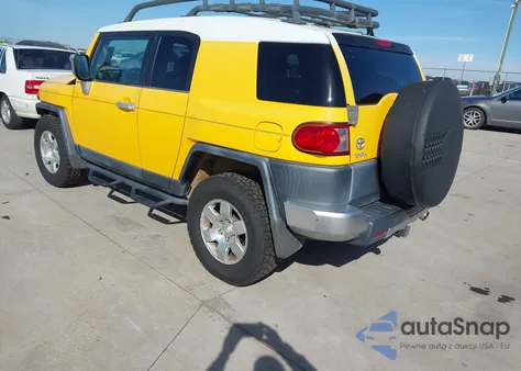 2007 Toyota Fj Cruiser z USA, uszkodzony, nr VIN JTEBU11F870044548
